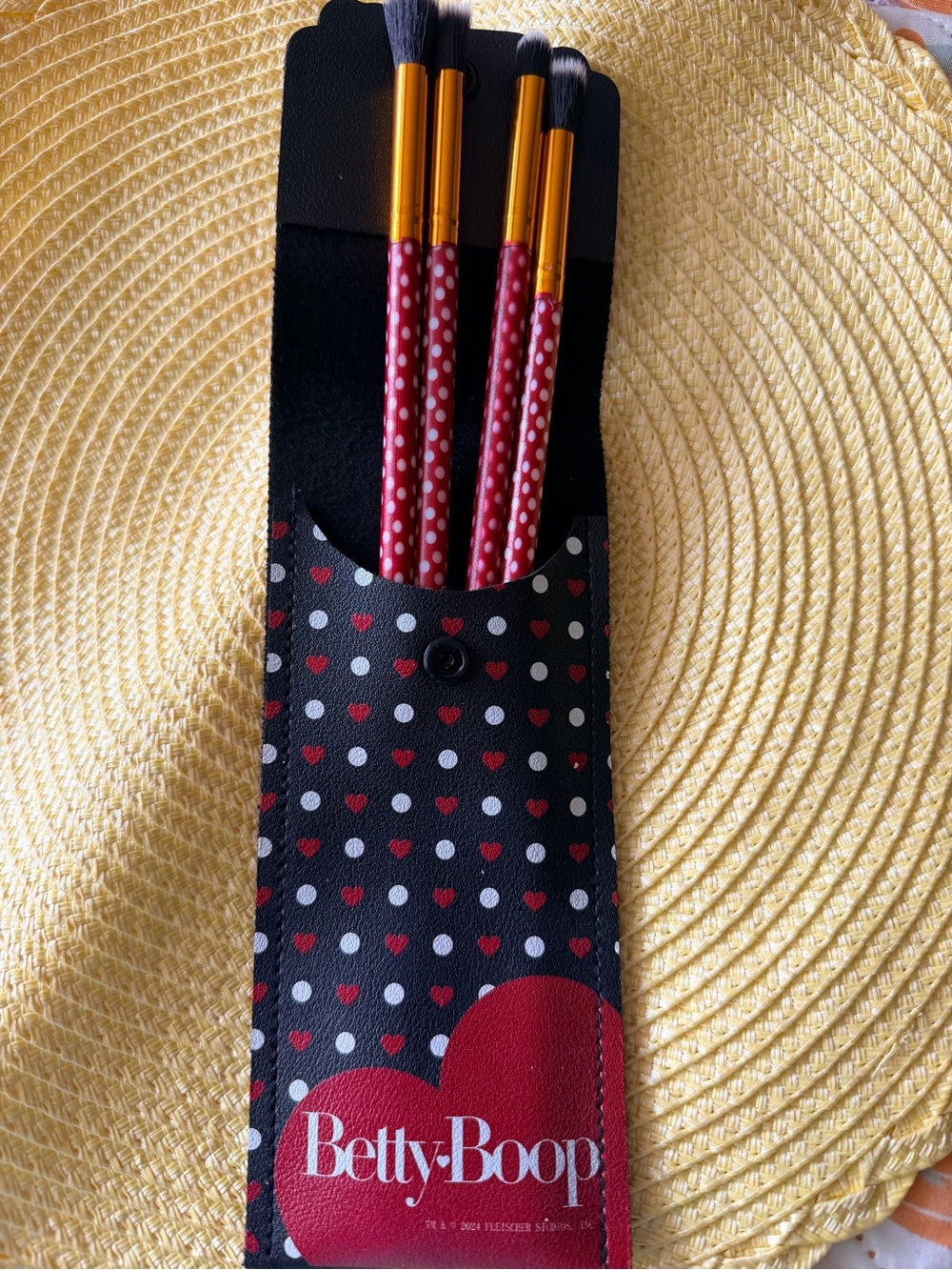 Betty Boop Black, Red & White Polka brushes - Picture 2 of 3